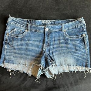 Amethyst Jean Shorts Sz 16